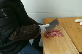 新鲜肉馅加上淀粉一拌一蒸就成美味食材，人人爱吃，我家每年都做