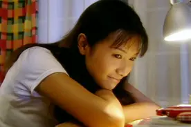 20年前青春靓丽的徐静蕾，谢雨欣这首《谁》唱出青涩的初恋心事视频封面