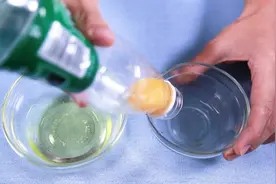 把鸡蛋塞到矿泉水瓶里,解决了很多人的难题,实用又省钱!_