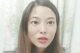 丽丽听到一个消息：近几天香烟掉价了，比如黄鹤楼掉价2元一包！