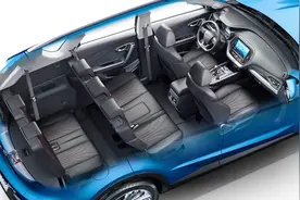 奇瑞“小号”爆发！6.99万6六座SUV月销13645辆，自动挡8AT！视频封面