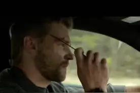 一面镜子把天空分成两半视频封面