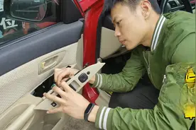 车窗有时候升降不灵，这样修简单实用，动手能力强的可自行修复