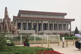北京天安门广场毛主席纪念堂，暑假期间开放时间略有调整，看看吧