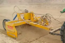 小马力配置卫星仪器，地块小用户购买放心，整平效果非常好