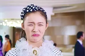 美人鱼：柠檬有多酸！美女一个表情诠释，光看着就牙酸！视频封面