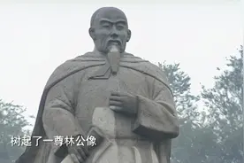 1841年黄河大水疯狂肆虐开封城，林则徐治水有功，却仍被发配伊犁