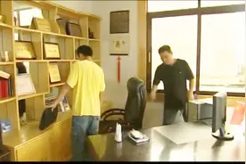 周青伟生前是轴承厂的厂长，重案组到厂里调查他的情况视频封面