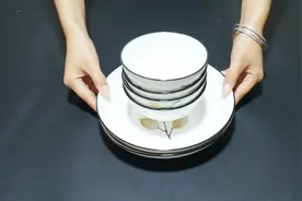 新买的碗盘不要直接用，超市老板教我小窍门，灰尘脏东西一起除