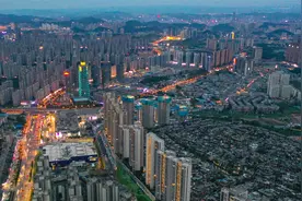 航拍贵阳最年轻县级行政区观山湖区一角，二十年如今令人赞不绝口视频封面