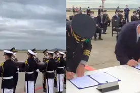 现场！109位在韩志愿军遗骸归国 解放军从韩礼兵手中稳稳接过棺椁视频封面