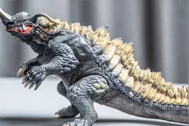 【新奥特曼】可千万别小看几十块的软胶哦！新版内隆嘎重涂视频封面