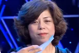 女子捡了一个聋哑儿子，无奈跟老公离婚，上台时儿子竟会说话了视频封面