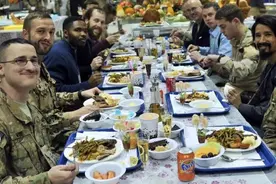 美国大兵有多爱中餐？患上“中餐依赖症”，开直升机来中餐馆买酒视频封面