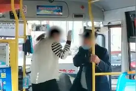 “你臭死了”河南焦作一公交女车长拒绝老人乘车，将其投币扔车外视频封面