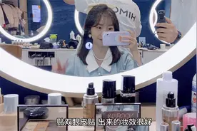 网红证件照，选择天真蓝还是海马体？