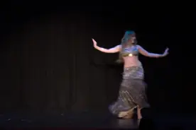 俄罗斯美女肚皮舞，喜欢的记得推荐哦视频封面