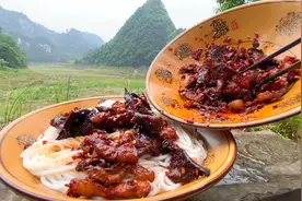 湘西野生乌枞菌菌油臊子粉，吃一口都是奢侈，阿哥吃了一大碗视频封面