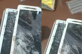 妈妈陪二年级孩子上网课崩溃连摔2台iPad：气得失去理智了视频封面