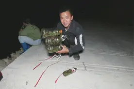 农村这种虫子原来可以吃，晚上打着电筒去找，收获还不错