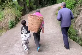 儿媳悄悄带4岁孙子回老家，当爷爷奶奶看见孙子，这一幕太感人视频封面