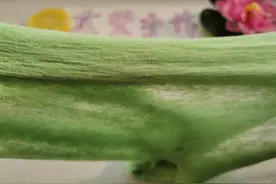 试玩王源应援色棉花沙，15元一盒，手感不错，漂亮解压，无硼砂