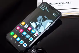 微信朋友圈位置可以自定义地址!太好玩了，不知道你就OUT了！视频封面