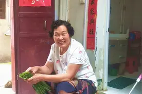供销社上班20多年，退休后工资多高？农村70岁婶子说完，你怎么看视频封面