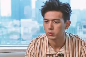 李现大火以后，李爸爸每天寄照片要签名，一签就要好几百张