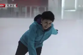 离开冰场40年后，张凯丽重新上冰，速滑基本功依旧|但愿人长久视频封面