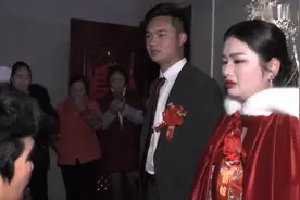 湖南一姑娘出嫁，哭着给各位家人告别，默默的流眼泪，好不舍视频封面