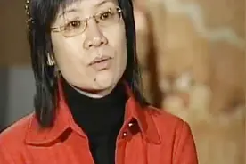 几千个陶罐里都装着尸骨 有人和动物的骨头 甚至有海洋动物的