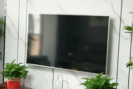 家里摆电视，挂墙上好还是放电视柜上好，没想到还有这么大的区别视频封面