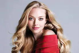 阿曼达·塞弗里德：身高只有158cm却演绎出180cm高度，引爆好莱坞