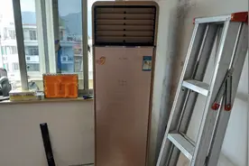 美的风骏柜机空调面板拆卸方法，空调维修拆装清洗都能用上视频封面