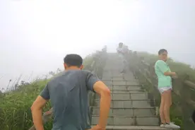 真能拍出电影的感觉？华为Mate30 pro拍摄vlog，东莞最高峰银屏山视频封面