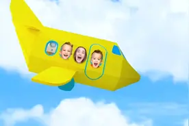 弗拉德和尼基—弗拉德和妈妈乘坐飞机，宝宝机长从飞机上跳伞了视频封面