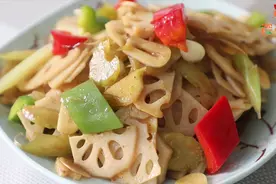 探心猫美食-西芹炒莲藕