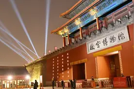 上了灯的故宫到底有多美！没抢到票是有点可惜