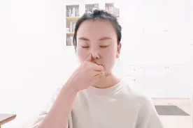睡不好？睡前3分钟鼻孔交替的呼吸法，助眠又安神！