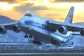 波音747与安东诺夫-124最大的货运飞机降落实拍，每一次看都激动视频封面