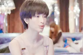 盘点影视剧中美女好身材，张俪一身包臀裙配黑丝，身材简直了！视频封面