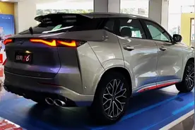 长安造车成功了！连发动机都是精品，1公里1毛，后排堪比双人床