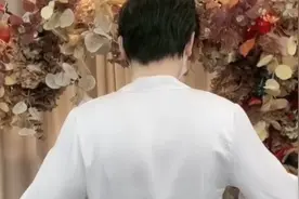 男模特直播间穿女性内衣？商家：凭本事吃饭视频封面