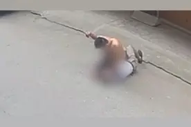 男子当街打死70岁退伍老兵被判死刑，踢踹老人17脚曾有前科
