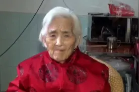 湖南娄底农村老人百岁大寿，家里摆了五六十桌，远亲近邻都来庆贺视频封面
