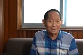 重温袁隆平生前寄语青少年 8个字总结成功经验 现场还说了句英文视频封面