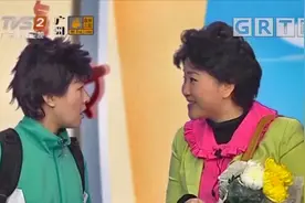 都市笑口组：学生给女美老师介绍对象，不料老师的反应，令人尴尬视频封面