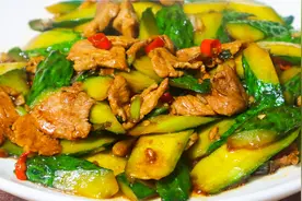 黄瓜和它一起炒简直绝配，做法超简单，清脆下饭有滋味！视频封面