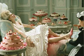 绝代艳后：14岁女孩嫁入贵族，从早到晚被人伺候，内心却苦不堪言视频封面